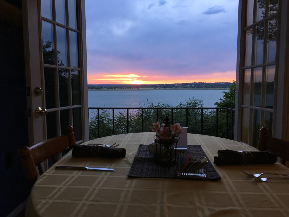 Lakehouse Bed And Breakfast Каньон-Лейк Экстерьер фото