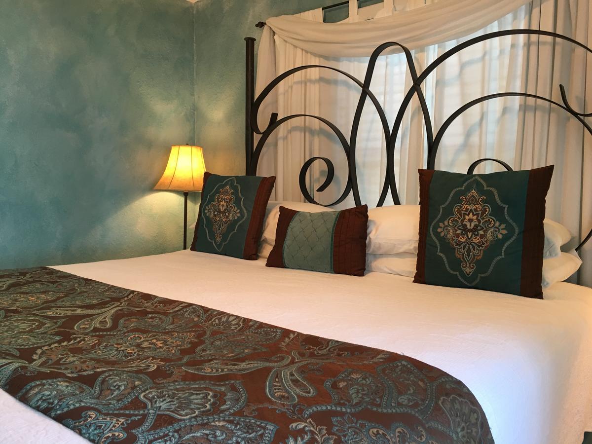 Lakehouse Bed And Breakfast Каньон-Лейк Экстерьер фото