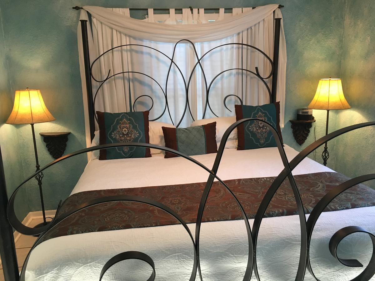 Lakehouse Bed And Breakfast Каньон-Лейк Экстерьер фото