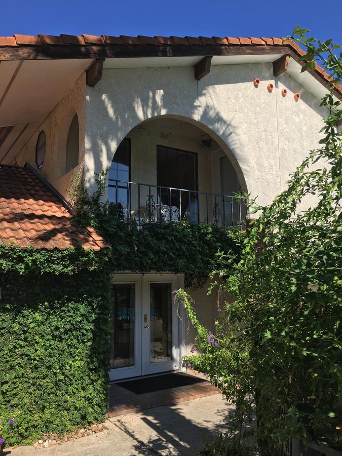 Lakehouse Bed And Breakfast Каньон-Лейк Экстерьер фото