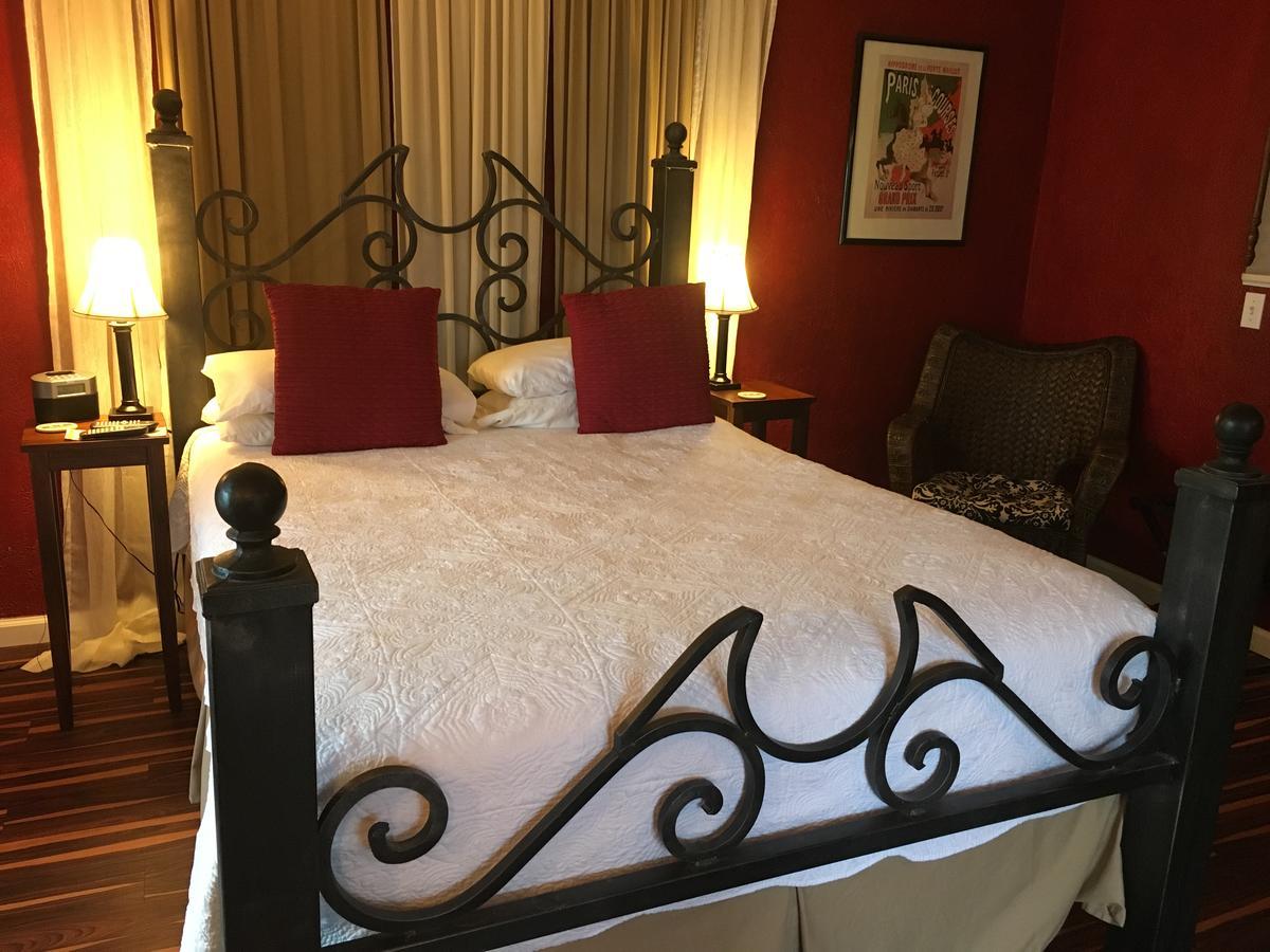 Lakehouse Bed And Breakfast Каньон-Лейк Экстерьер фото